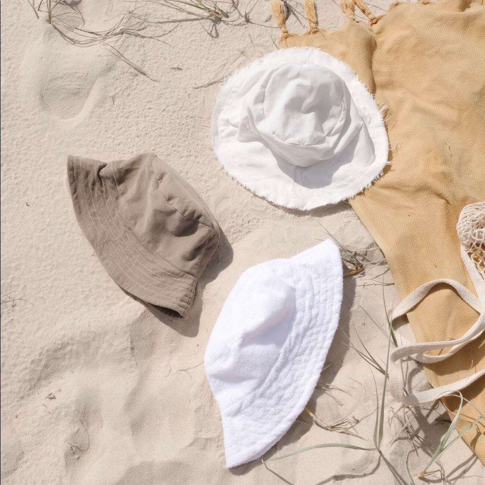 BUCKET HAT + ACCESSORIES BUNDLE